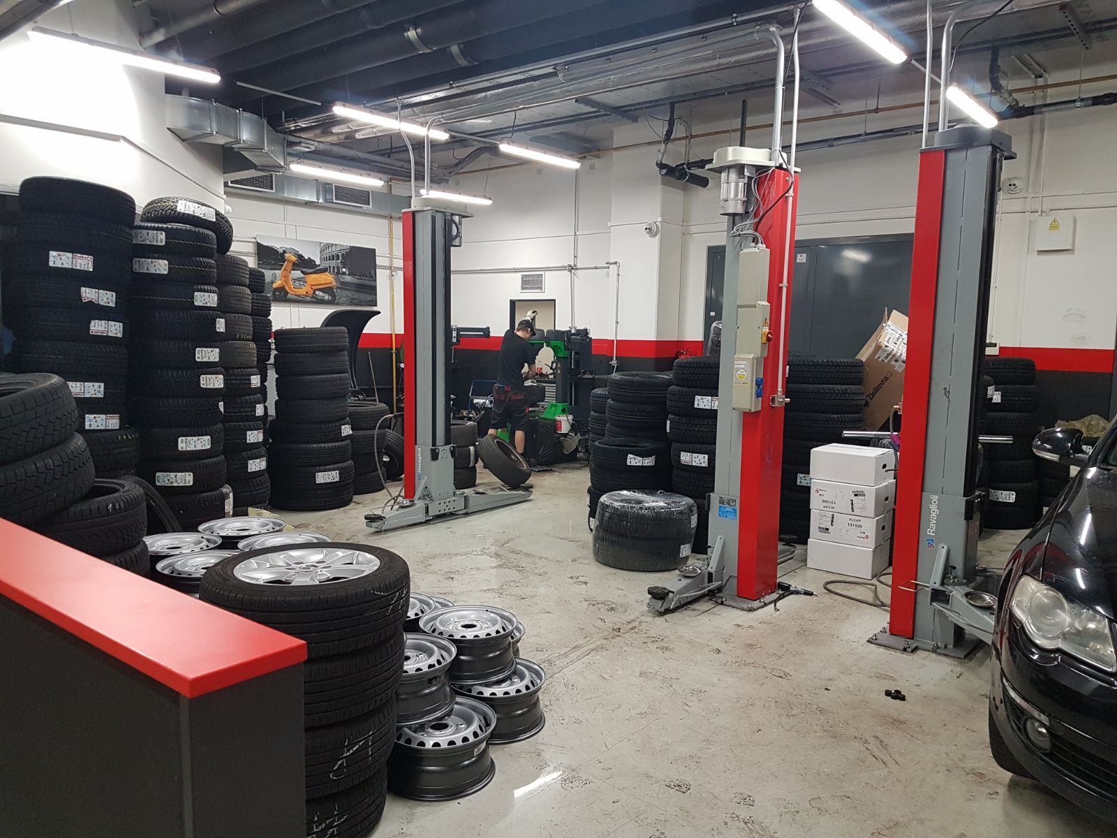 Autoservis a autobazar TOMKET Praha