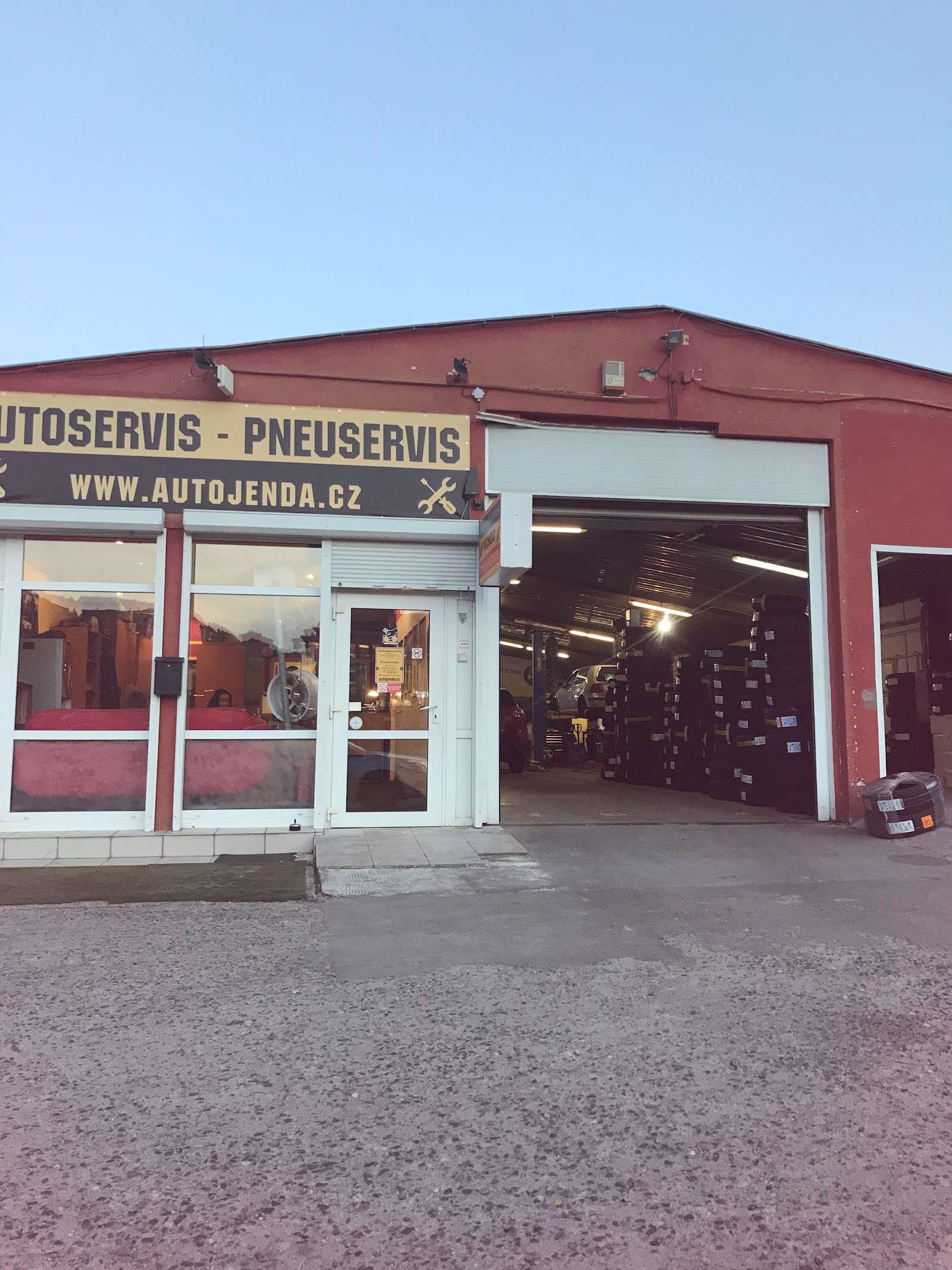 Autoservis, Pneuservis Jenda Praha