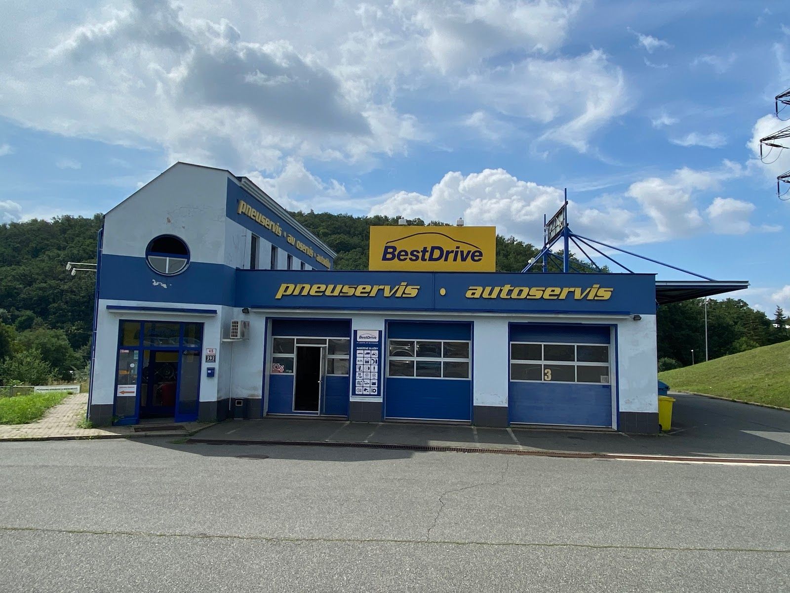 Autoservis, Pneuservis BestDrive Brno
