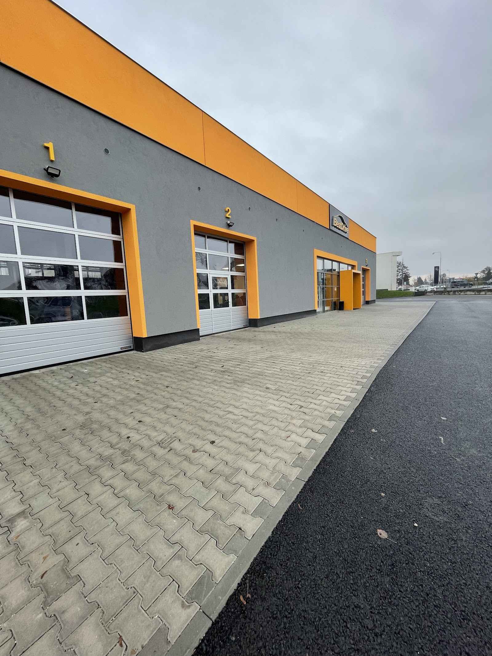 Autoservis, Pneuservis BestDrive Plzeň