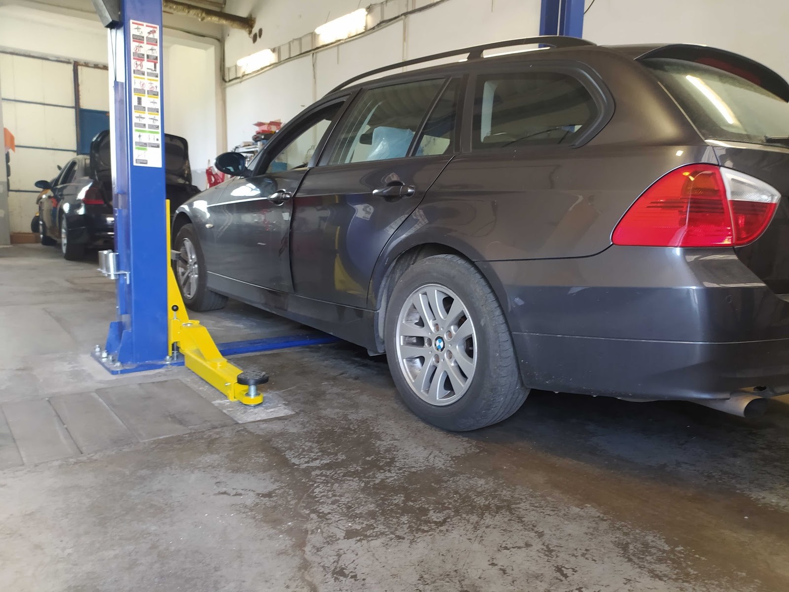 Autoservis , Pneuservis SampCar Olomouc