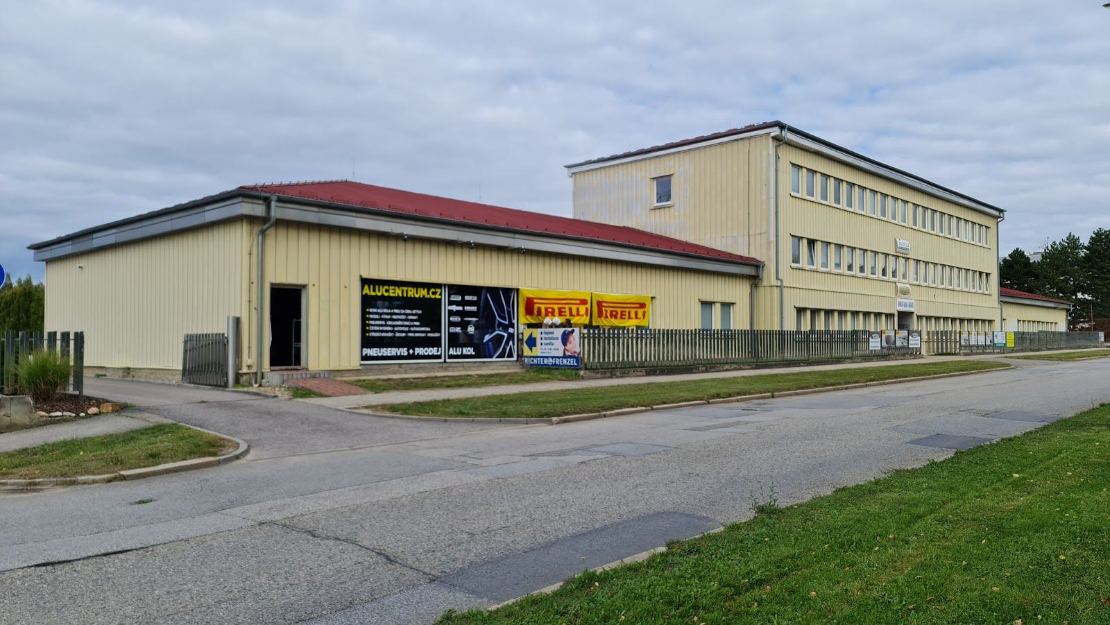 Autoservis , Pneuservis Alucentrum České Budějovice