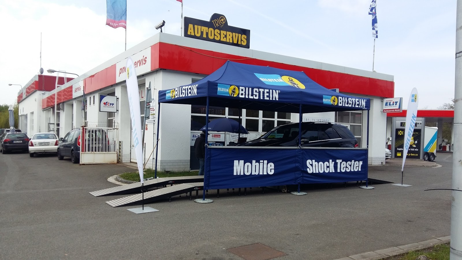 Autoservis autocentrum Trio Hradec Králové