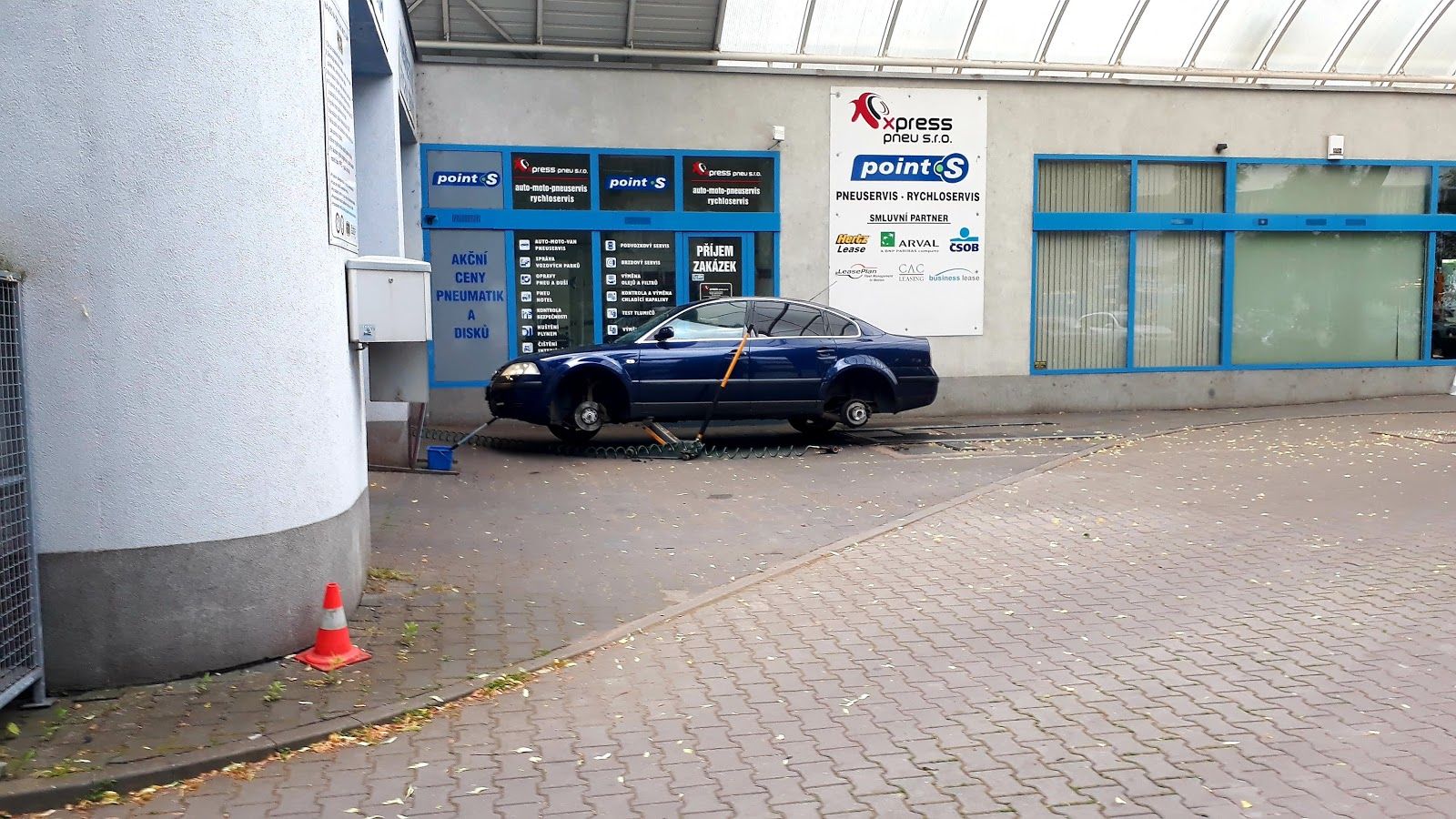 Autoservis Xpress pneu Hradec Králové