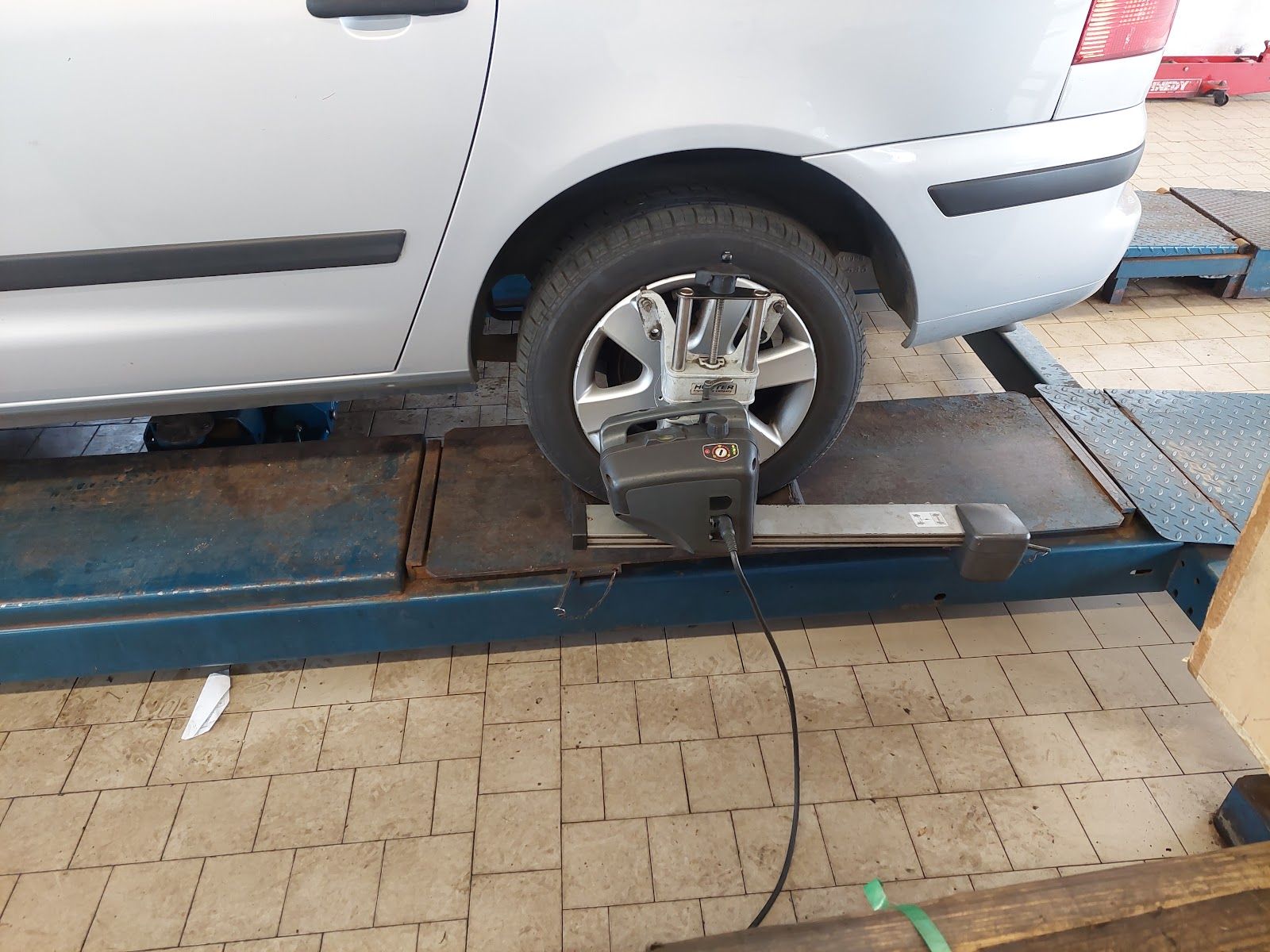 Autoservis Pneuservis Holeček Teplice