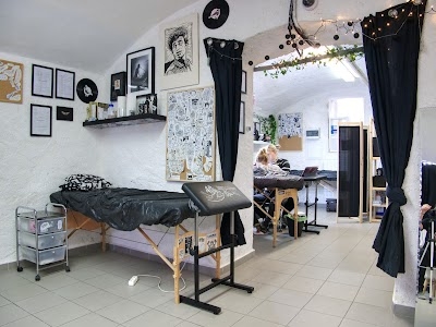 Tetovací a piercingový salón Tattoo Therapy