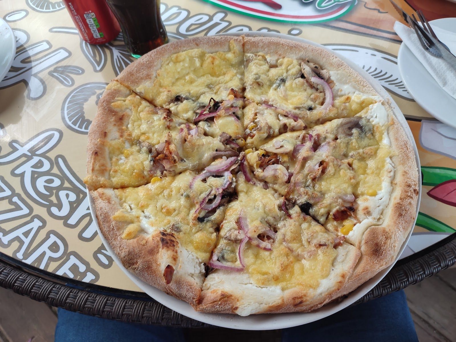 Pizza Tornádó és Amstel Söröző Tiszakécske