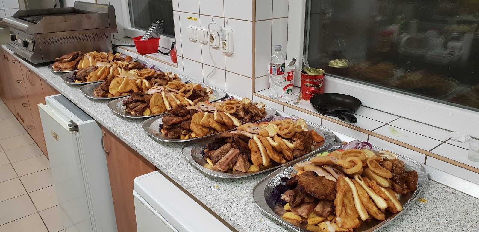 Gyóni Gyros, Étel- és Salátabár Dabas
