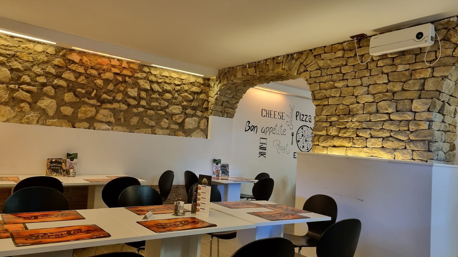 Pince pizzéria & pub Fertőd
