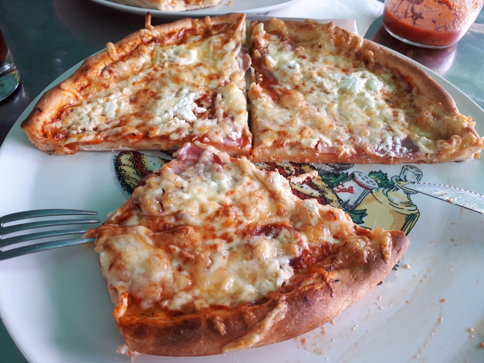 Hotel Pellikán Gösser Söröző Pizzéria Szabadszállás