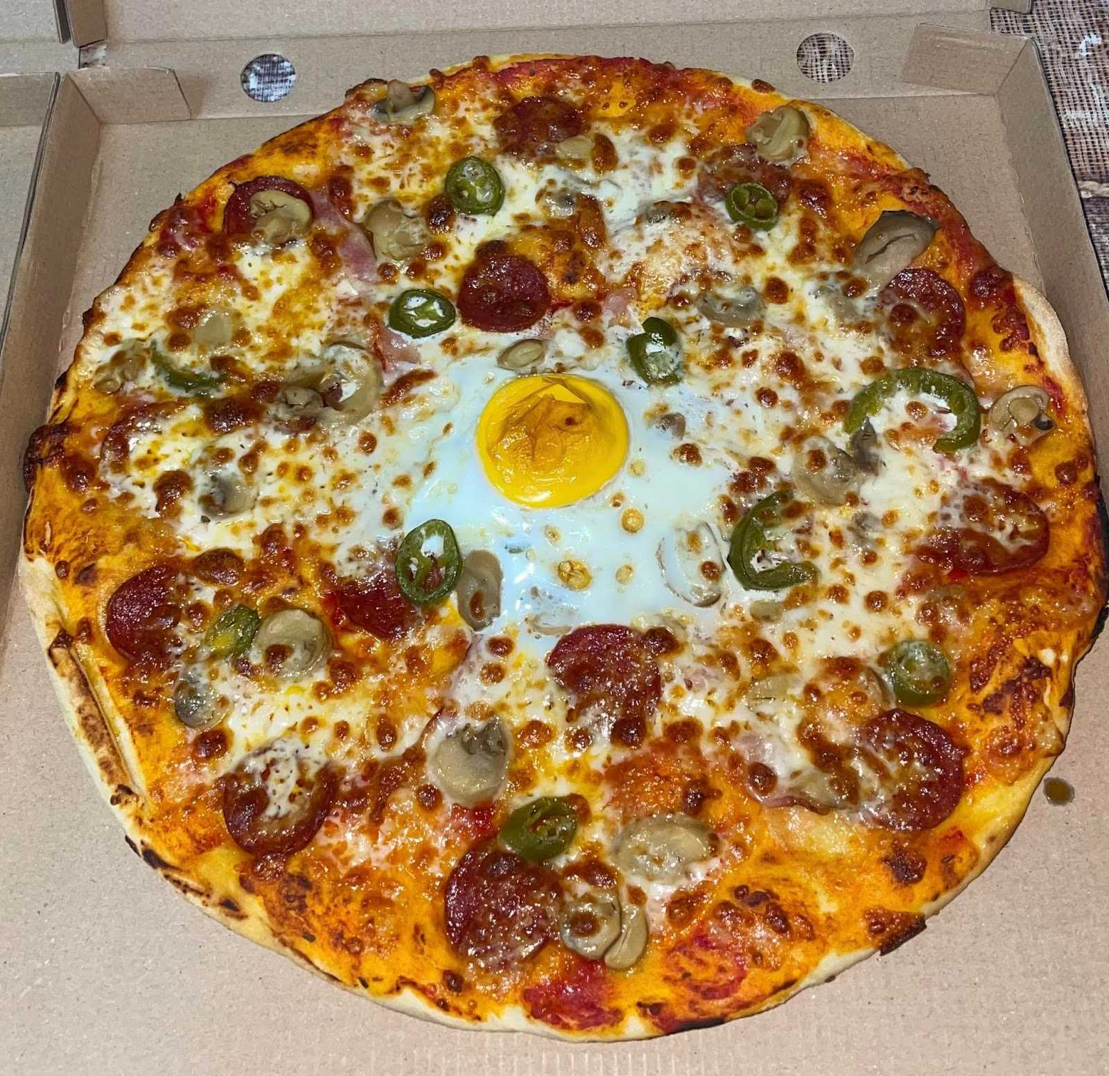 Carolina Presszó & Pizzéria Sellye