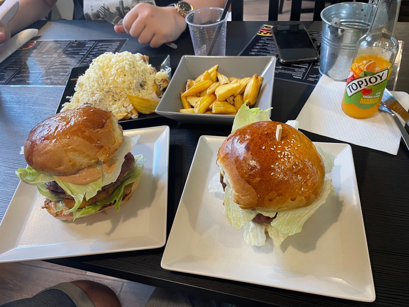 Beugró Burger & Jégkása bár Esztergom