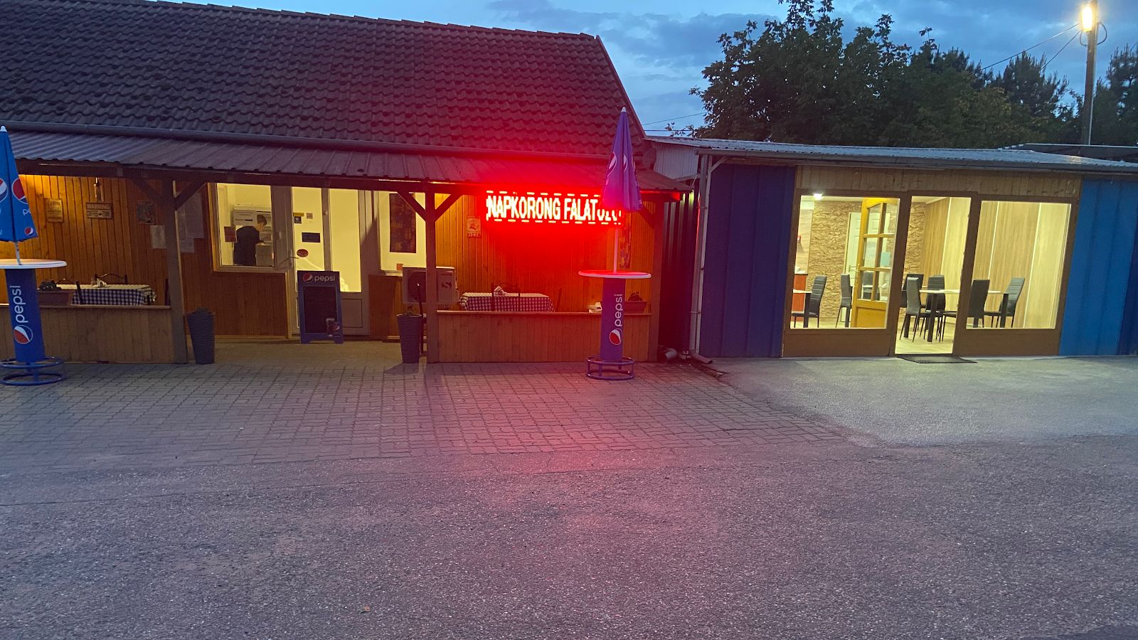 Napkorong Falatozó & Pizzéria Napkor