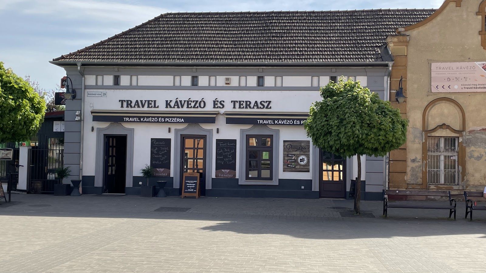 Travel Kávézó és Terasz Vác