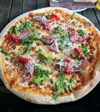 Bor & Bazsalikom Pizzeria, Étterem Sárospatak<