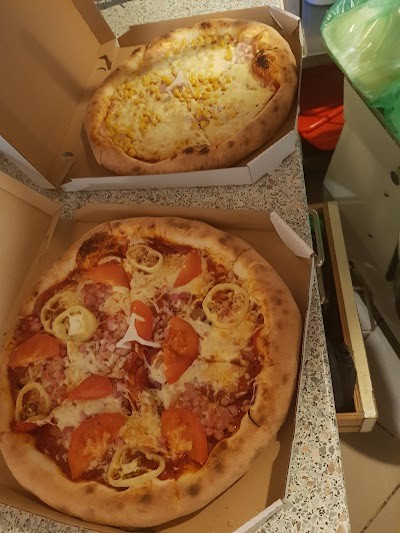 Móricz Büfé Újszász<
