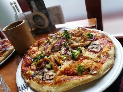 Bár-Ka Kávézó és Pizzéria Komárom<